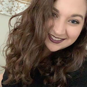 Meet your Posher, Allyssa